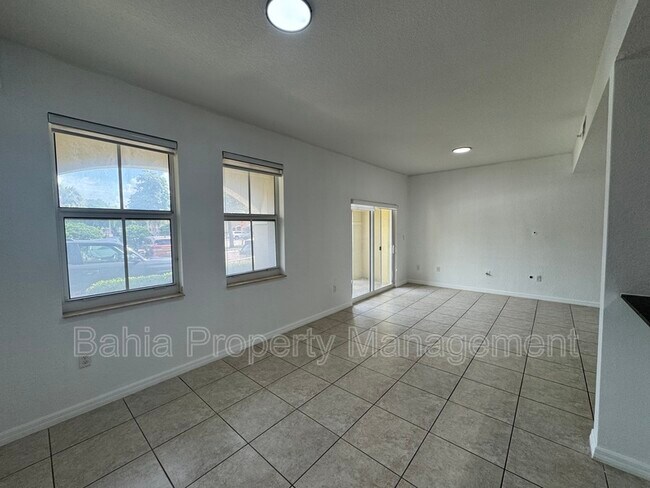 Foto del edificio - 10885 NW 89th Terrace
