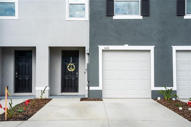 Foto del edificio - 1610 Colt Creek Pl