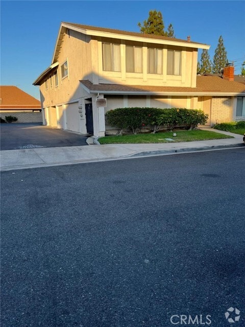 Building Photo - 318 Wilma Cir