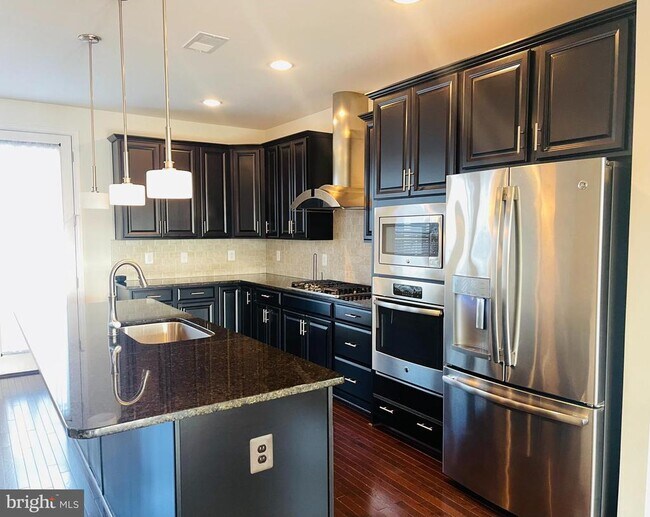 Building Photo - 24456 Hawthorn Thicket Ter