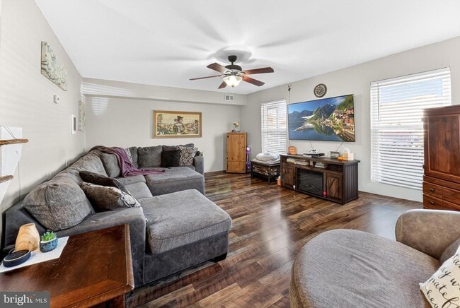 Building Photo - 19 Congress Ct