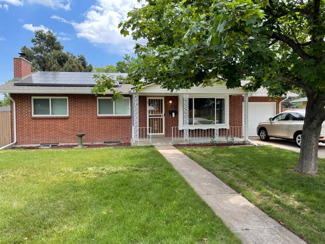 Photo - 80 Everett St House