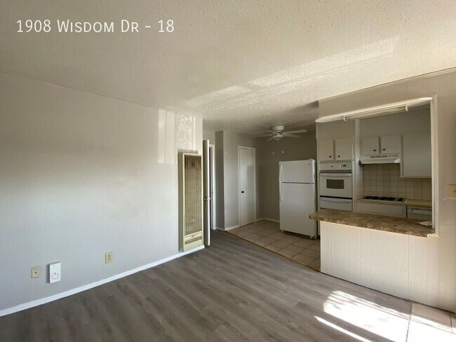 Foto del edificio - 1908 Wisdom Dr