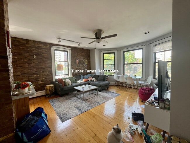 Building Photo - 1520 Tremont St