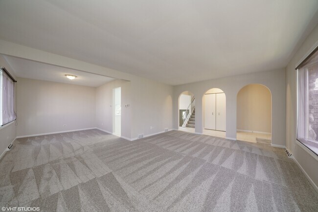 Foto del edificio - 16W700 Fern St