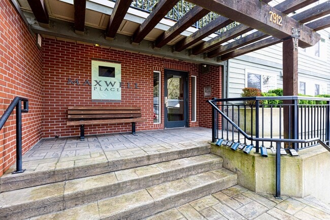 Foto del edificio - Introducing the Stunning Ground Floor End ...