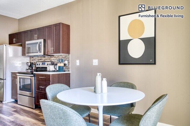 Foto del edificio - 3311 Rogers Rd