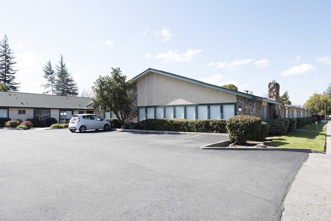 Foto del edificio - Walnut House Assisted Living Apartment Homes