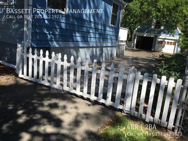 Building Photo - 13 Woodside Dr