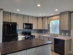 Building Photo - 5288 Commander Ct