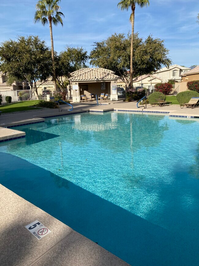 Foto del edificio - 8370 W Melinda Ln