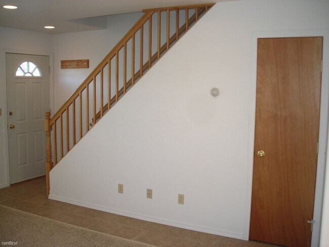 Building Photo - 2 br, 1 bath 4plex - 36315 Dawn Drive     ...