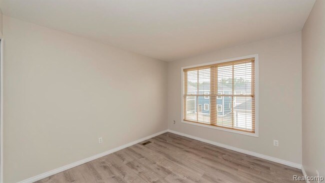 Foto del edificio - 3885 Forester Blvd