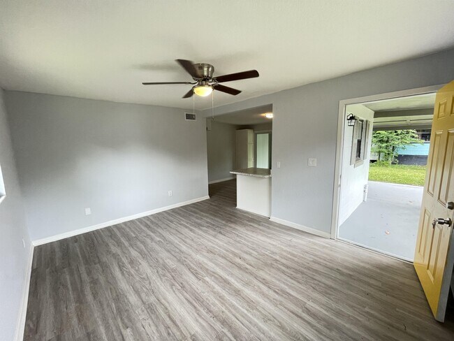 Photo - 2929 W 5th St House