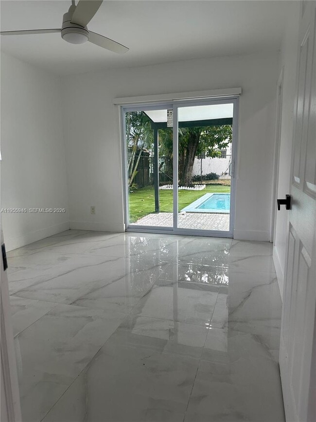 Foto del edificio - 6448 Fletcher St