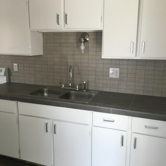 Foto del edificio - 4848 Garrison St