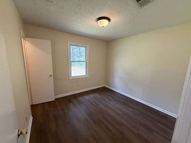 Building Photo - Duplex for Rent