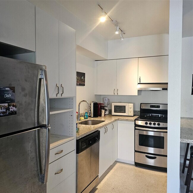 Foto del edificio - 1354 Bayview Dr