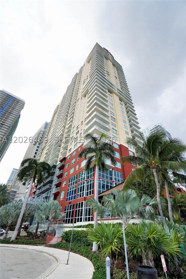 Building Photo - 1155 Brickell Bay Dr