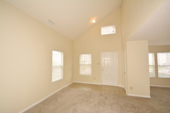 Foto del edificio - Apply Now !