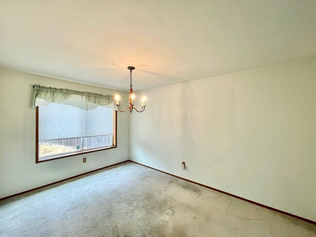 Building Photo - Great Home For Rent