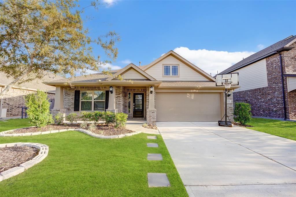 Primary Photo - 20211 Maple Landing Dr