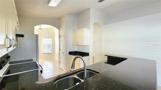 Foto del edificio - 1829 Horsechestnut Ct