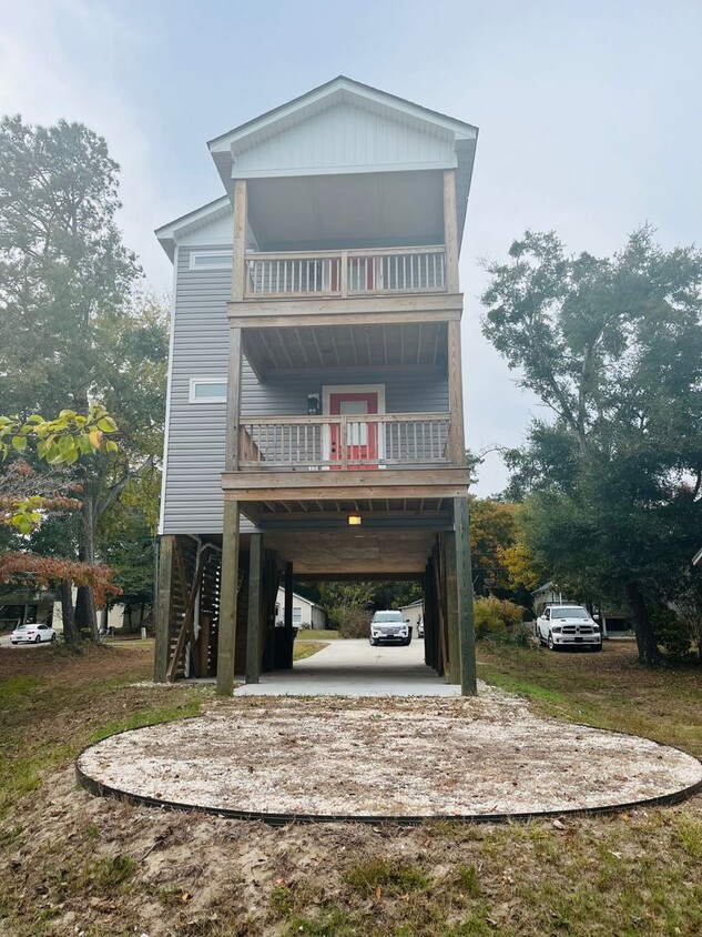 Primary Photo - Outer Banks 4 Bedroom Year Round Rental