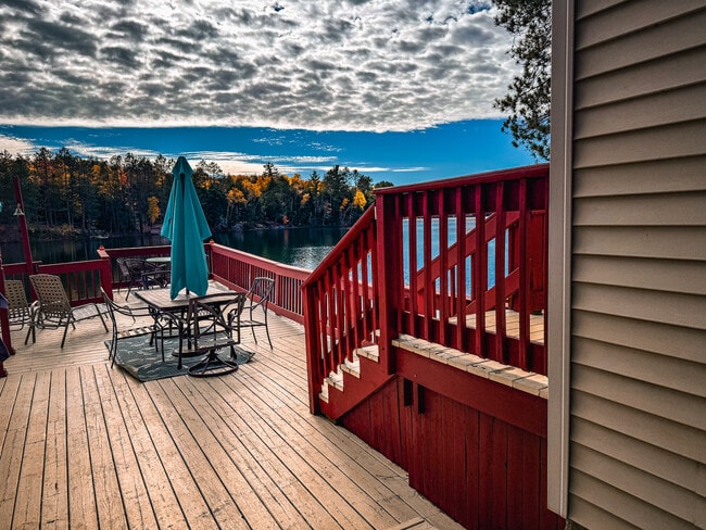 Building Photo - 440 S Peninsula Ln