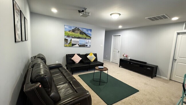 Foto del edificio - 318 OldCastle Dr