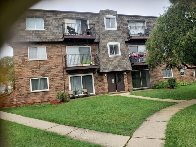 Foto del edificio - 9385 Bay Colony Dr