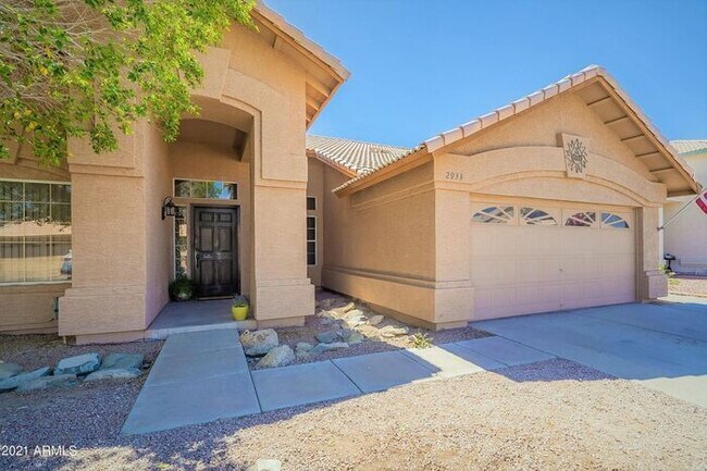Building Photo - 4 Bedroom Home in the Heart of Ahwatukee for Rent