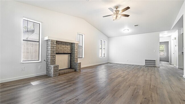 Building Photo - 1012 Turtle Creek Dr