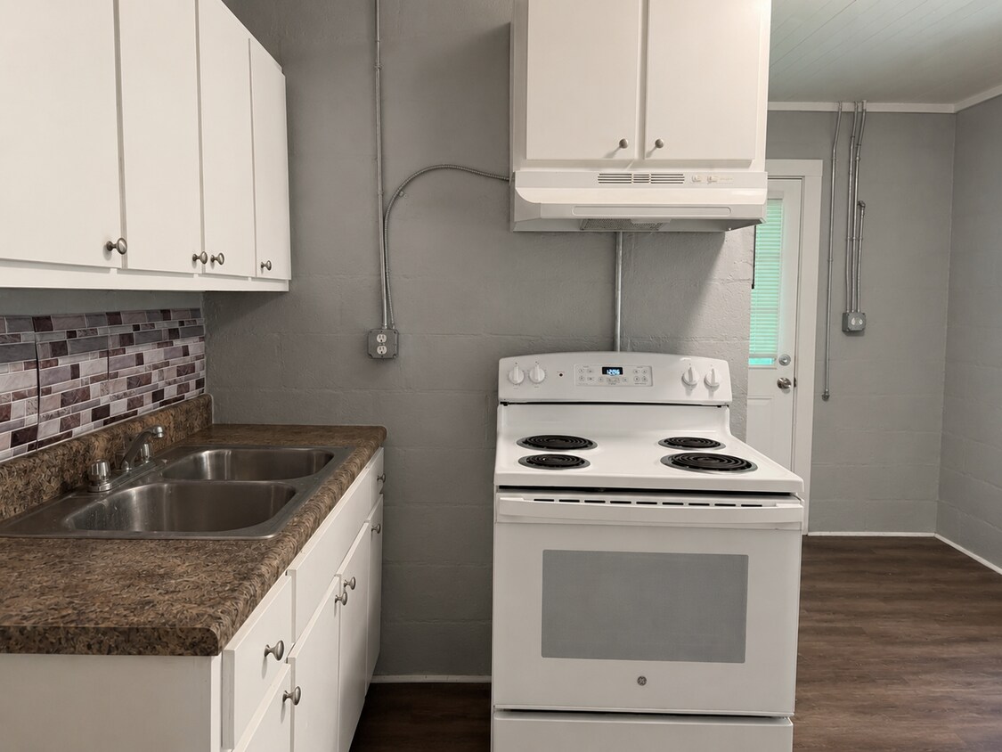 Foto del edificio - 723 Byron Rd