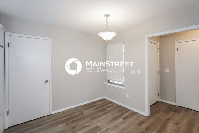 Foto del edificio - 3 Bedroom Pet-Friendly Home in BETHANY, OK...