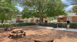 Outdoor Area - Savannah Oaks