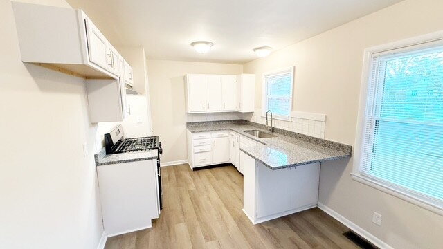 Foto del edificio - NORTH EAST SIDE 2 BEDROOM WITH BASEMENT!  AVAILABLE NOW!