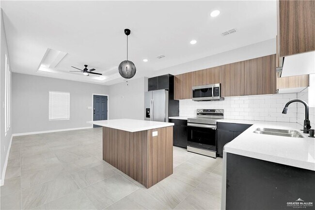 Foto del edificio - 5604 Ozark Ave