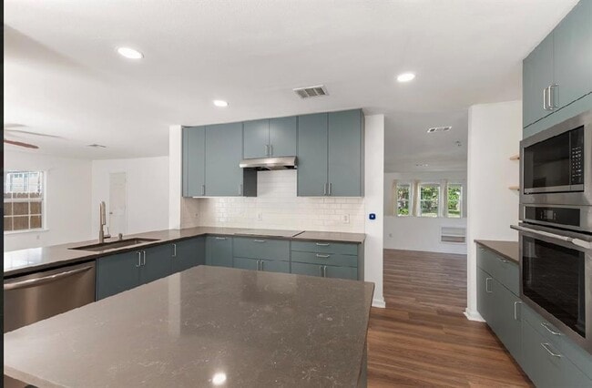Building Photo - 1605 Balsam Way