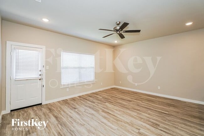 Building Photo - 319 Aveen Path