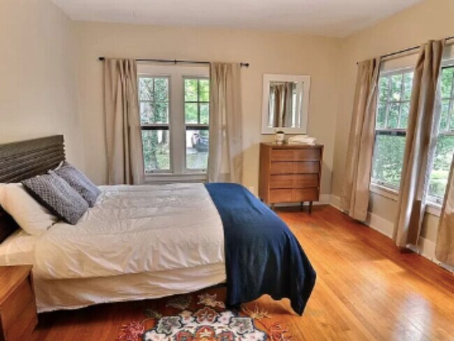 Foto del edificio - 856 N Salisbury St