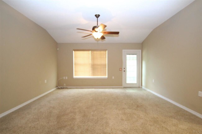 Building Photo - 701 Thornwood Pl