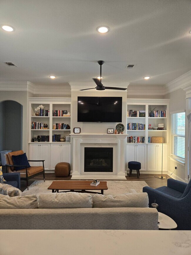 Building Photo - 13812 E El Bonito Dr