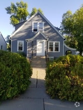 Building Photo - 29 1/2 Alderson Ave