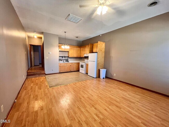 Foto del edificio - 4921 Fairground Rd