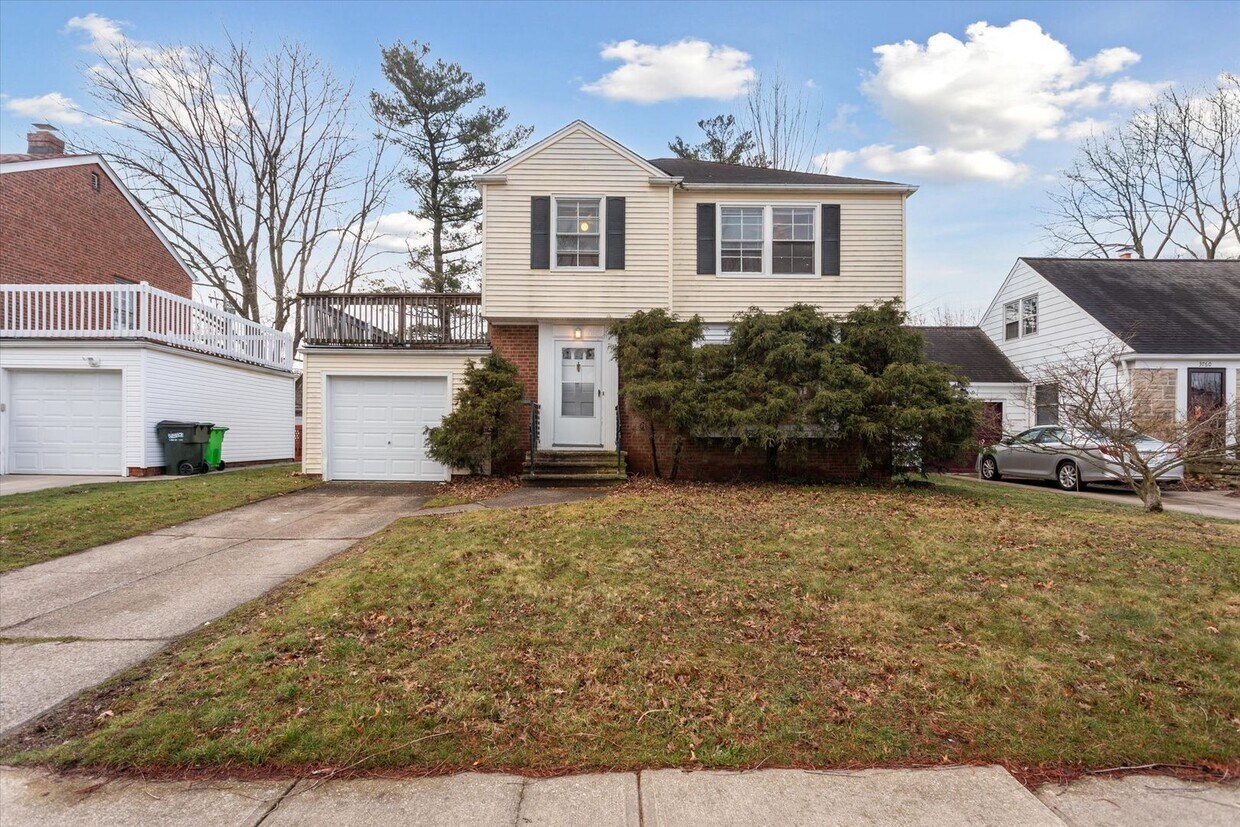 Primary Photo - 3766 Warrendale Rd