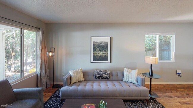 Foto del edificio - 6010 SE Reedway St