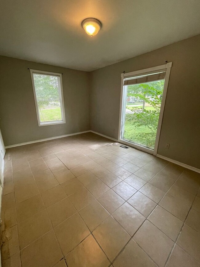Building Photo - 222 Westover Dr