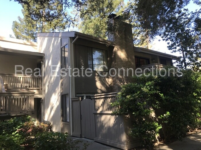 Foto principal - 19624 Vineyard Ln