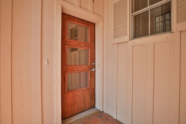 Foto del edificio - 7499 Brompton St